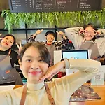 Redpanda Hostel & Cafe