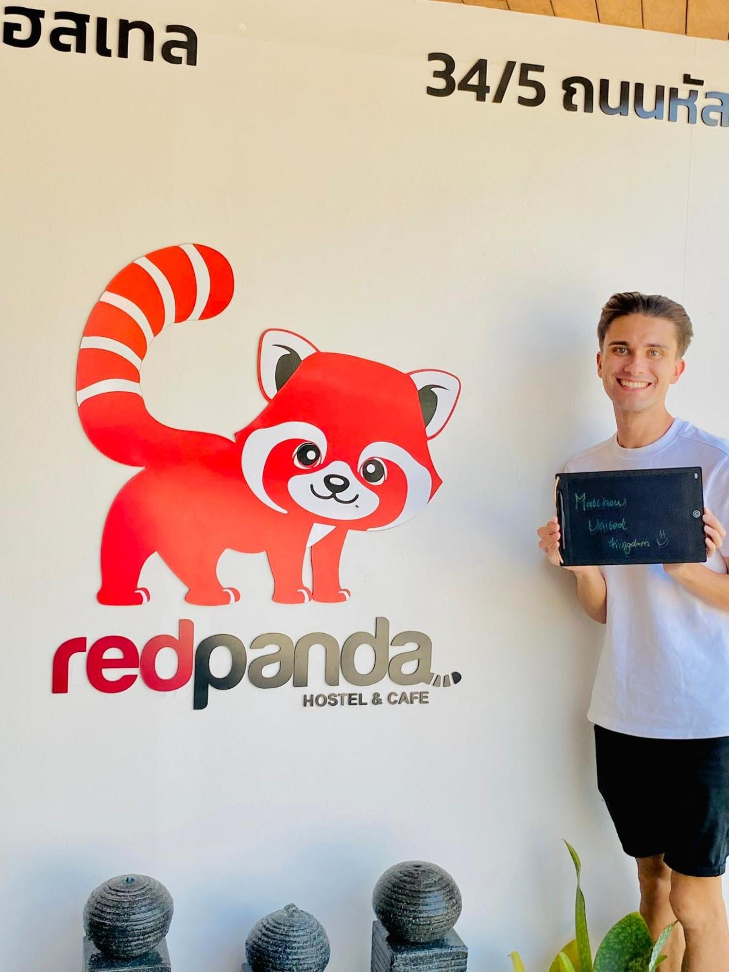 Redpanda & Cafe Auberge de jeunesse *
