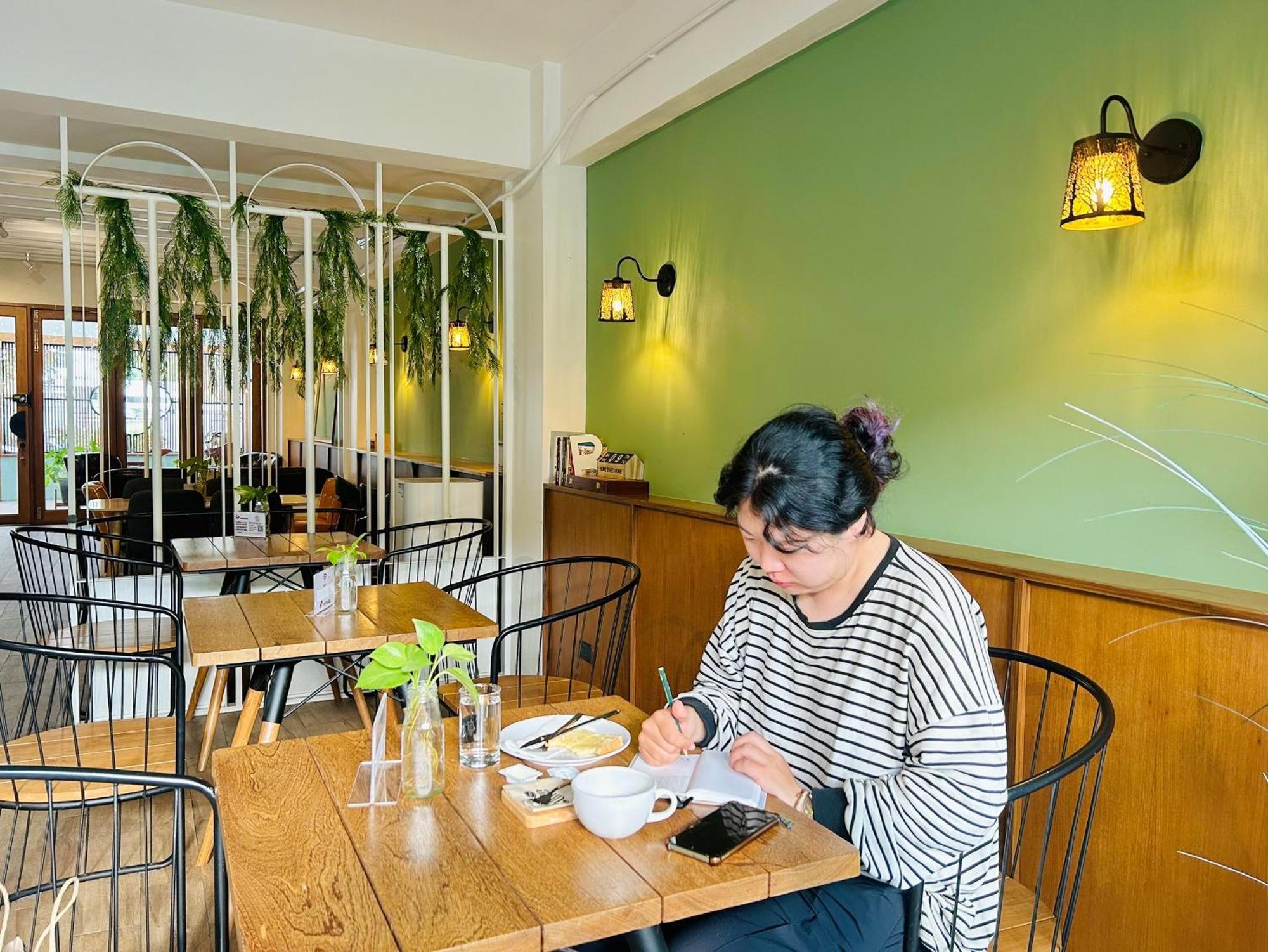 Redpanda & Cafe *